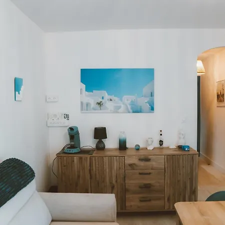Appartement Cocon Grec - à 2 Min, Calme, Arboré&clim