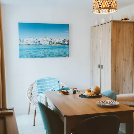 Cocon Grec - à 2 Min, Calme, Arboré&clim Appartement *